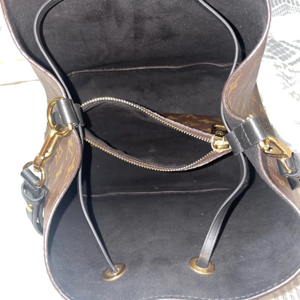 LV bag - Picture 4 of 5
